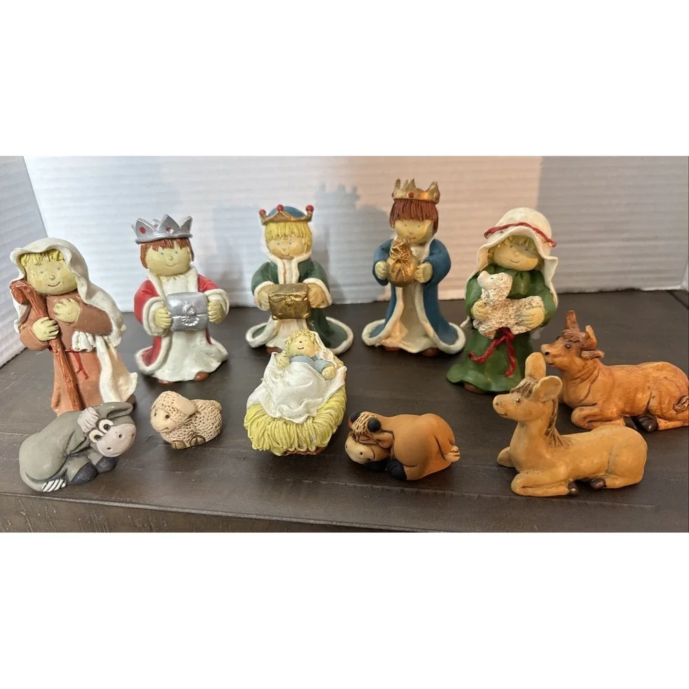 Vintage Porcelain Nativity Set Christmas 11 Piece Resin